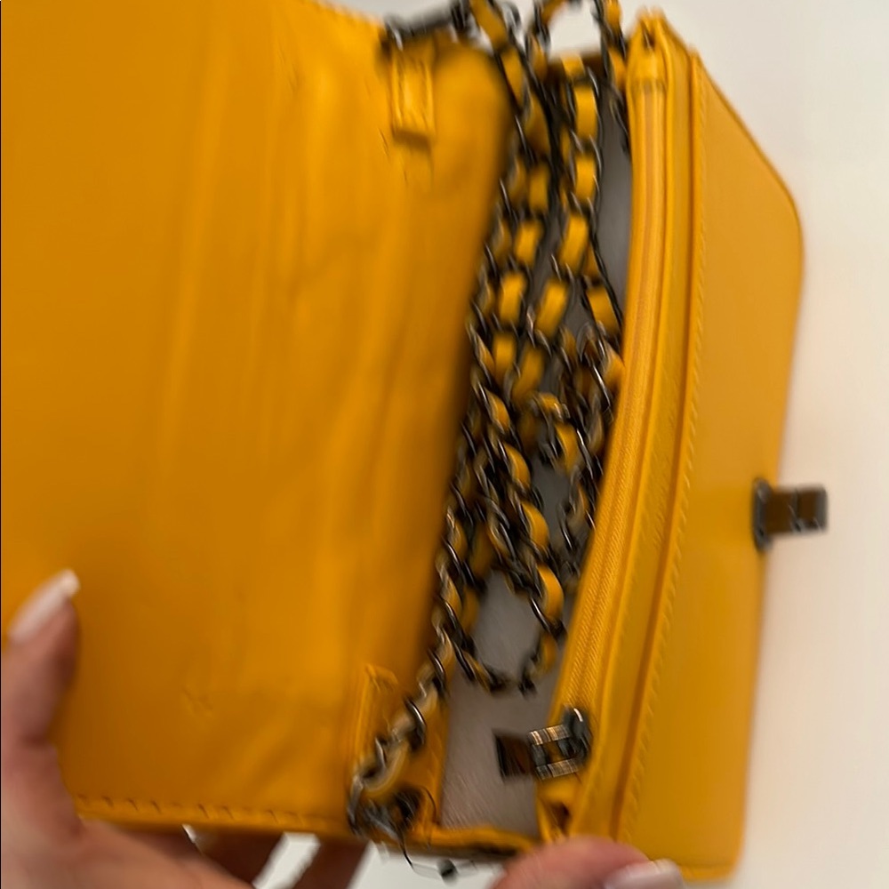 Badgley Mischka Yellow Quilted Chain Shoulder/Crossbody Bag - Picture 4 of 4